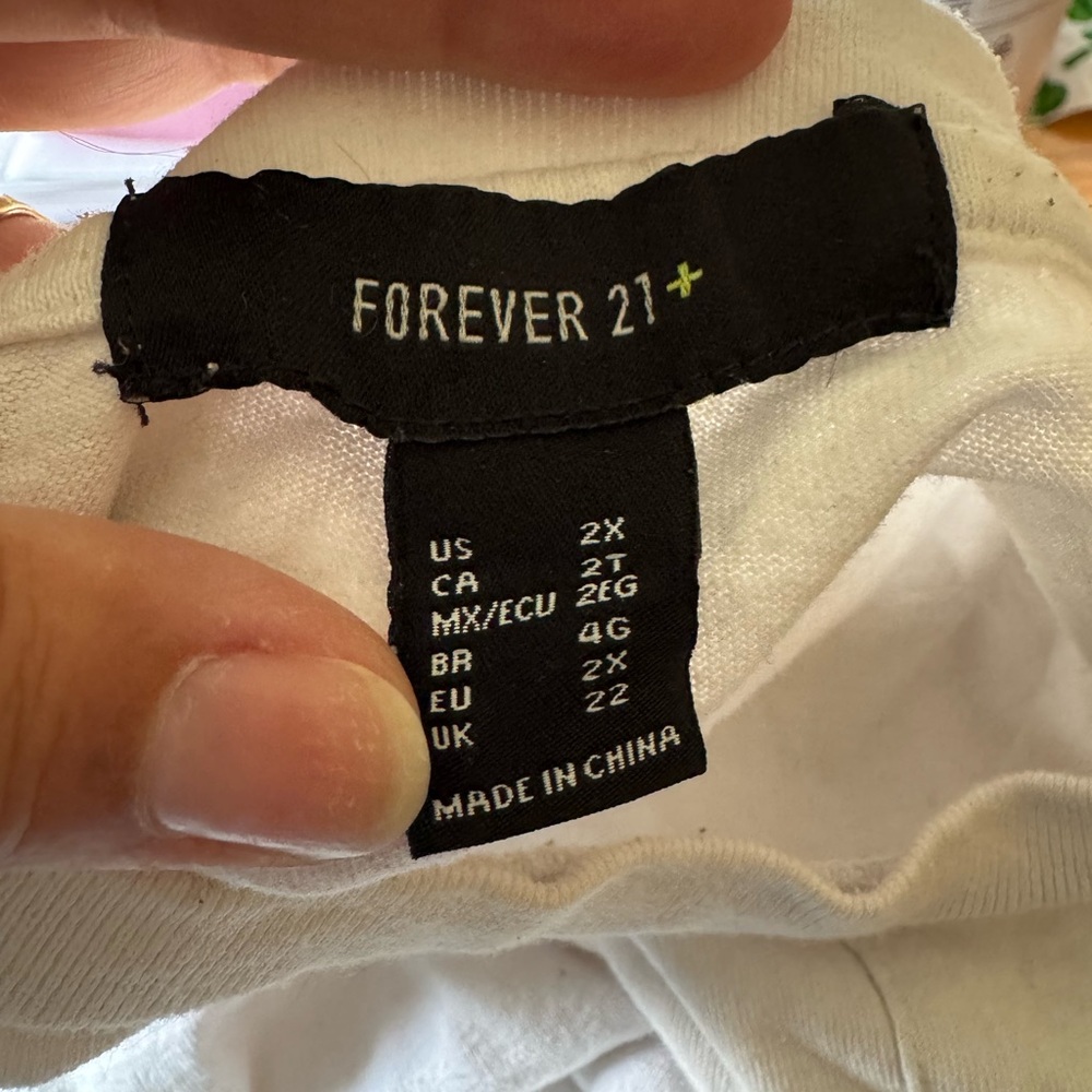 Forever 21+ Cropped “Out of Order” Graphic Tee 2X - Picture 7 of 7